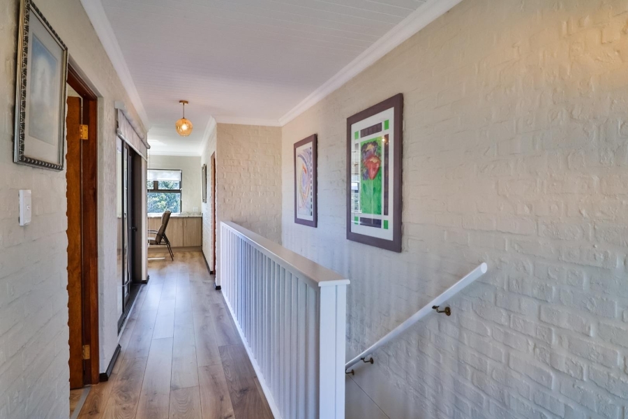 4 Bedroom Property for Sale in De Kelders Western Cape